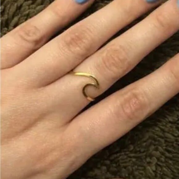 Gold Ring dainty gold wave ring WATERPROOF ocean wave ring sz 6, 7, 8 CUTE - Picture 6 of 11